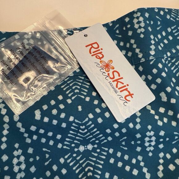 Rip Skirt Hawaii Wrap Length 2 Teal Playa Ocean Tribal Batik Print Sz Large NWT‎ - Picture 2 of 12